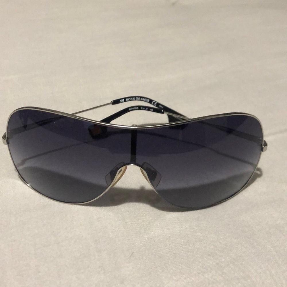 Boss Orange shades